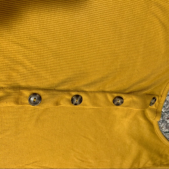 Ribbed button up cropped tank - Picture 2 of 4